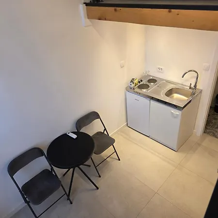 Fran Apartman *
